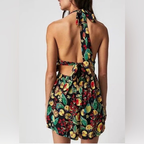🍊 Free People Coral Tides Romper – NWT Size Small Open Back Halter 🍊 - Picture 4 of 12